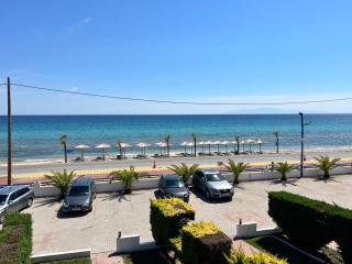 MileniKo Beach Villa - 9