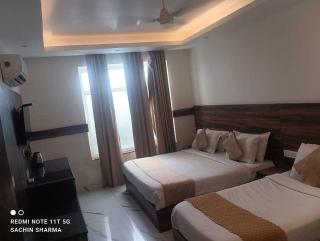 Townhouse Railway Road Katra Formerly The Amro - 1