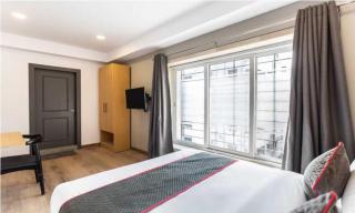 Townhouse Lake Town Clock Tower Formerly Crown Comfort - 0