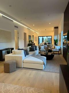 Luxury Miami Oasis with Heated Pool and BBQ Grill - 4