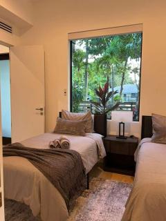 Luxury Miami Oasis with Heated Pool and BBQ Grill - 2