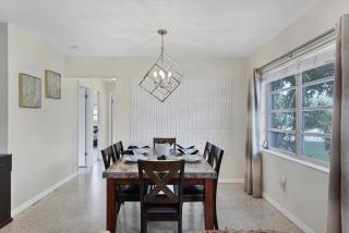 Charming 3BR Retreat Near Sarasota Beaches - 5