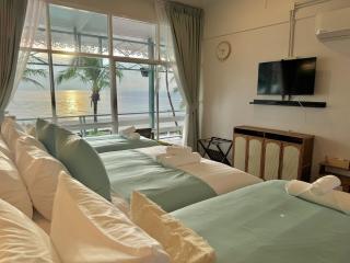 Pool Beach BBQ KitchenLiving&Tub NightMarket - 0