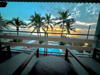 Pool Beach BBQ KitchenLiving&Tub NightMarket - 7