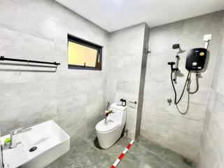 RE sunsuria 1-6Pax Setia City Mall SCCC home 4bed - 5