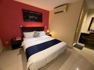 Hotel Crystal Villa - 8