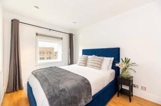 Modern 2-Bed Apartment near Greenwich & Canary Wharf Riverside Views & Excellent Transport Links - 3