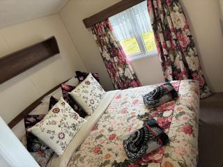 Stunning Pet Friendly 2 bed StaticCaravan in Clarach Bay 2017 model - 2