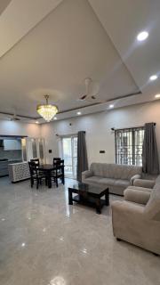 Stylish City Retreat Modern Urban Escape - 8