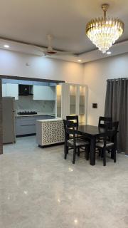 Stylish City Retreat Modern Urban Escape - 6