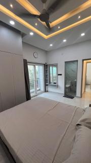 Stylish City Retreat Modern Urban Escape - 5