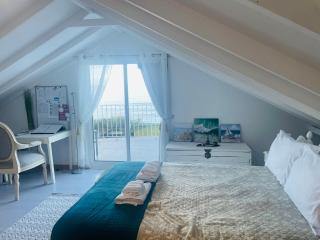 Ocean Garden, 4 units by the ocean - 2