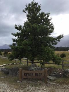 hawea river retreat - 6
