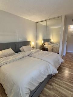 Near Lake, Golf and Tennis - Reno Condo - 6