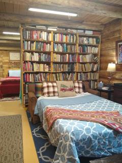 Sanctuary Farm Log Cabin Mountain Getaway, Alberton, MT - 1