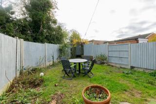 Pass the Keys 3-Bedroom Home in Chelmsford Sleeps 7 - Great Baddow - 6