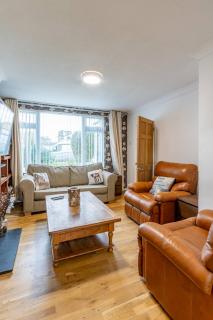 Pass the Keys 3-Bedroom Home in Chelmsford Sleeps 7 - 5