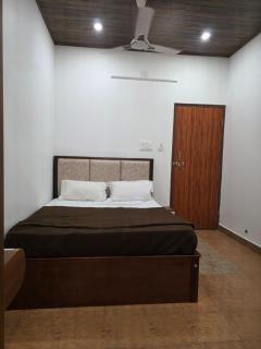 Hotel Prithesh Tourist Home - 2