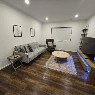 Premium 4BR Home Near Nature & Shops - 0