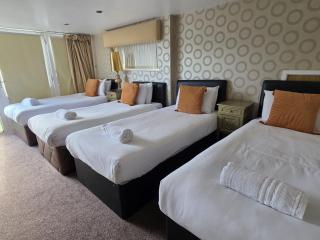 Contractor Bookers Liverpool City Centre - 6