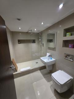 Contractor Bookers Liverpool City Centre - 5