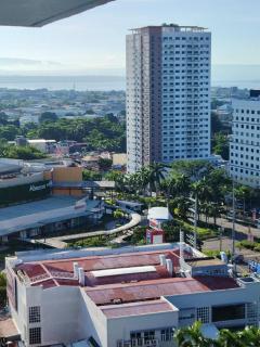 Avida Towers Abreeza-Midcentury Modern Studio - 8