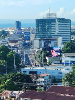 Avida Towers Abreeza-Midcentury Modern Studio - 9