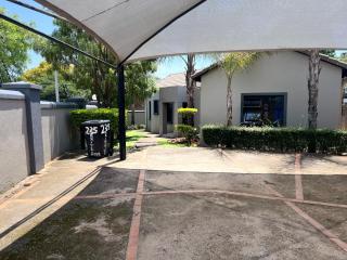 Crown Guesthouse Meyerspark - 9