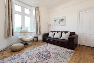 Large & Chic 4BR, 2Bath House-Parking-Sleeps 9 - 8