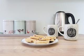 Large & Chic 4BR, 2Bath House-Parking-Sleeps 9 - 2