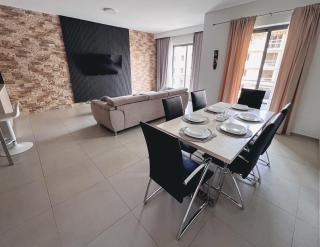 Large Luxury 2-Bed Apartment - Central St Julians - 5