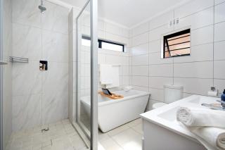 3 Bedroom Montecasino House - 8