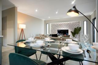 3 Bedroom Montecasino House - 3