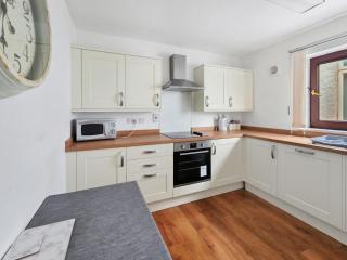 Spacious 4 Bedroom Flat, Perfect for trade teams - 8