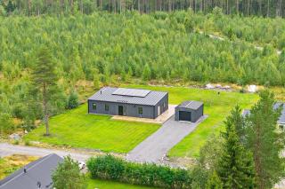 Newly Built House with Free Parking in Scenic Nature - 8