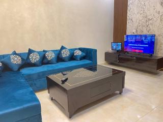 Modern Family Villa 5 Marla Ready-to-Move Bahria Lahore - 8