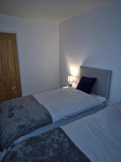 "Chez Nous" Perfect for contractors or families Sleeps 8 - 2