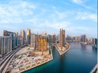 New Renovate Huge Flat w Canal & Burj Khalifa view - 8