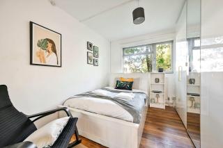 Riverside 1 Bed Flat with Parking at Kingston - 9