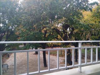 Appartement familiale face à un square arboré - 9