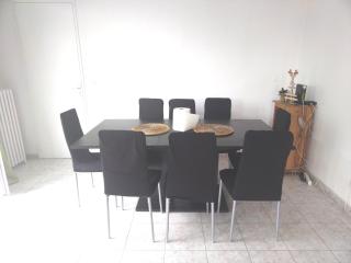 Appartement familiale face à un square arboré - 2