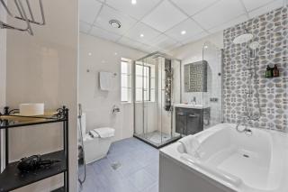 Prime Spacious 5Bedroom plus Maidroom on JBR Beach near Metro ,Walk to The Mall, Dining & Entertainment - By Sunkissed Holiday Homes - Dubai - 5