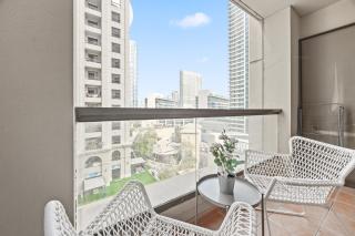 Prime Spacious 5Bedroom plus Maidroom on JBR Beach near Metro ,Walk to The Mall, Dining & Entertainment - By Sunkissed Holiday Homes - Dubai - 2