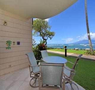 Kahana Reef 111 · KR 111 Renovated OceanFront Condo Romantic Get - 3