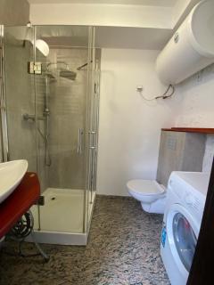 Lakeside apartment - 5