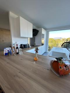 5 bedroom house, office, laundry room - 2