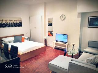 London W2 Studio apartment for three - 0