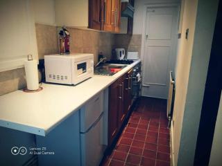 London W2 Studio apartment for three - 1