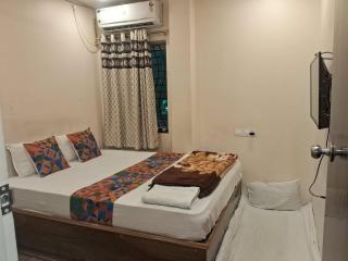 Hotel Shivas Inn - 5