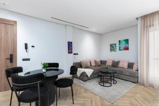 Modern & Calm Studio - 2